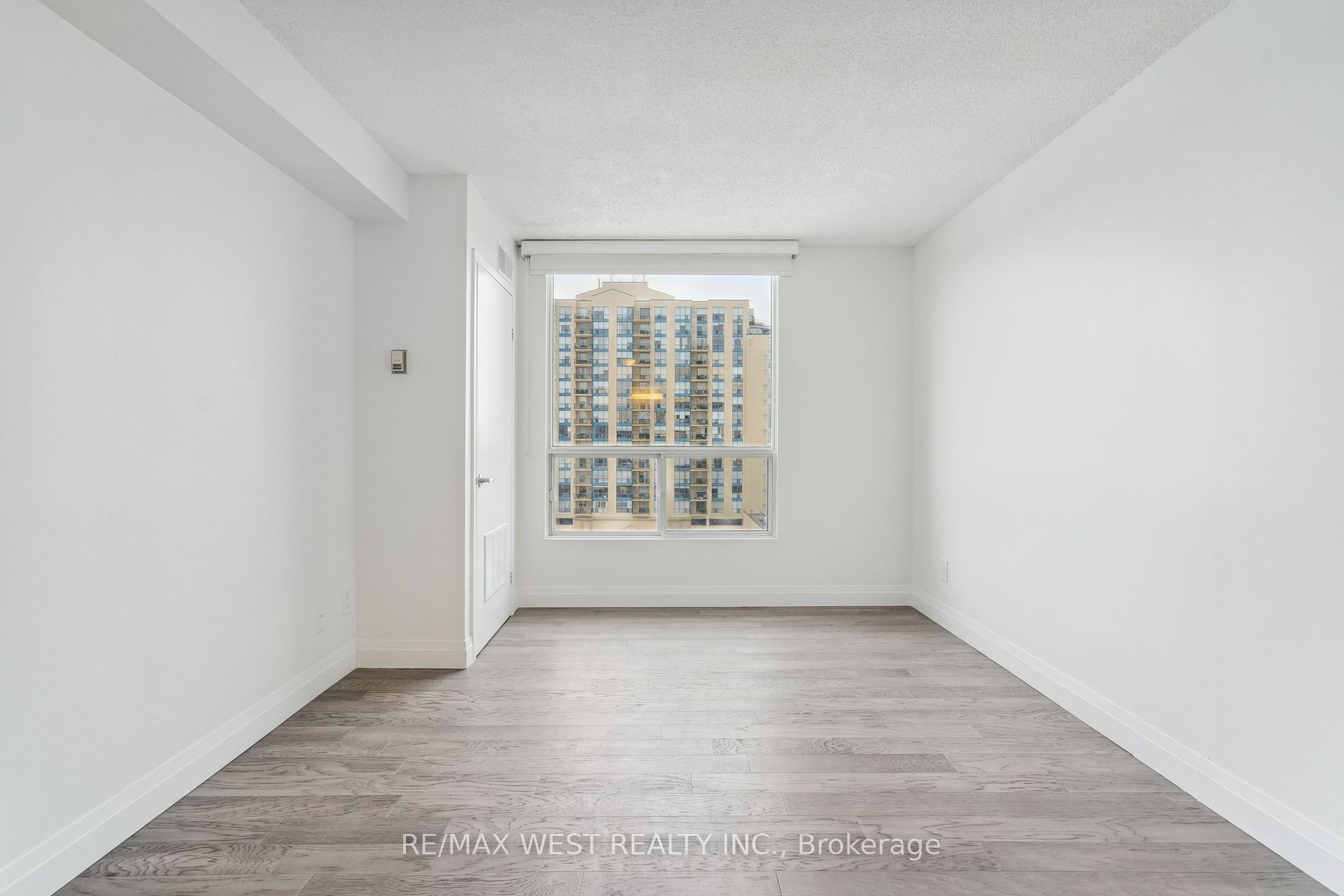 75 Ellen Street, #904