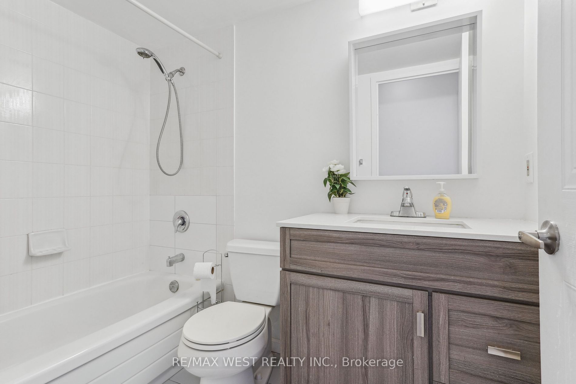 75 Ellen Street, #904