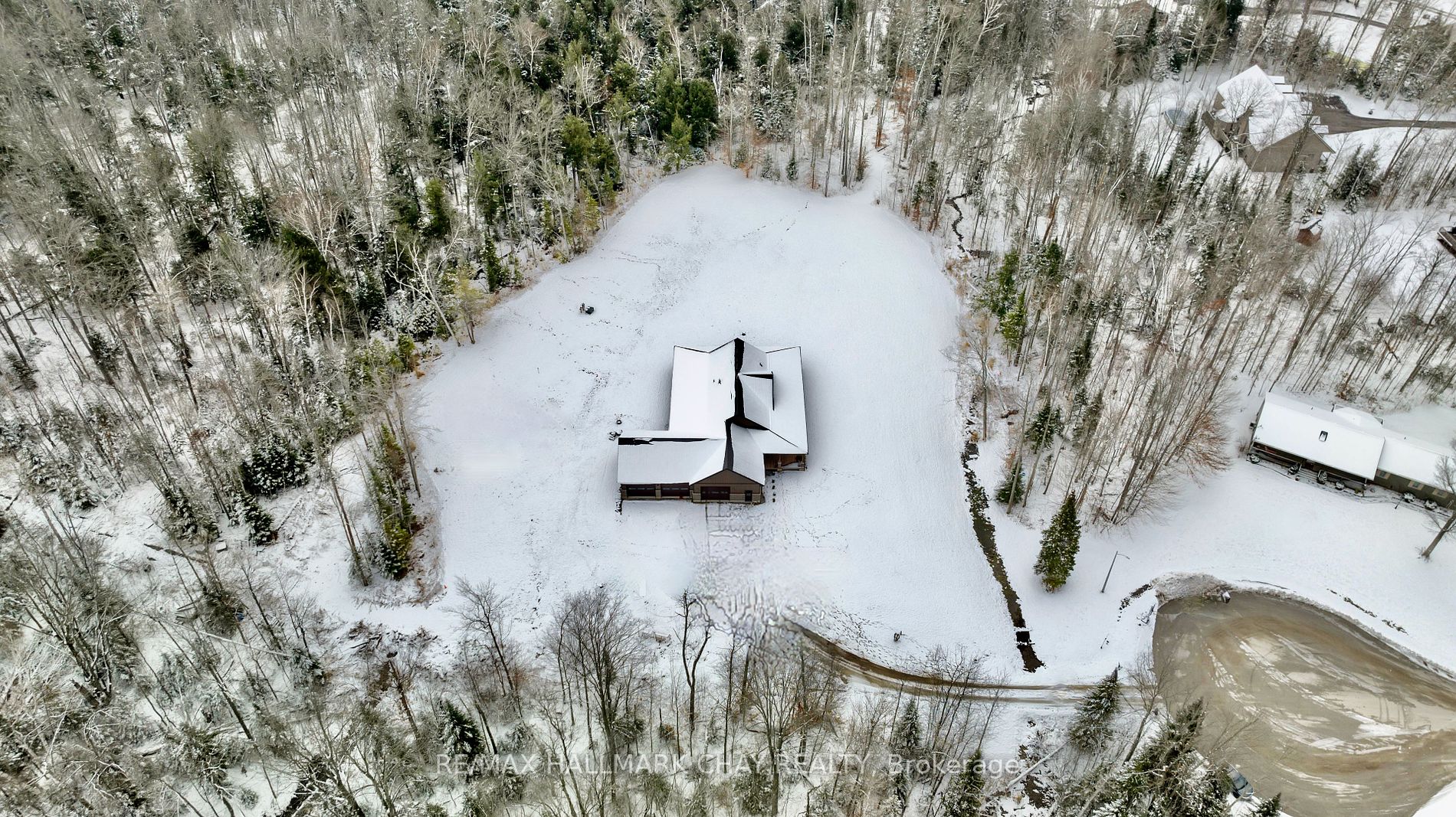 16 Whitetail Dr