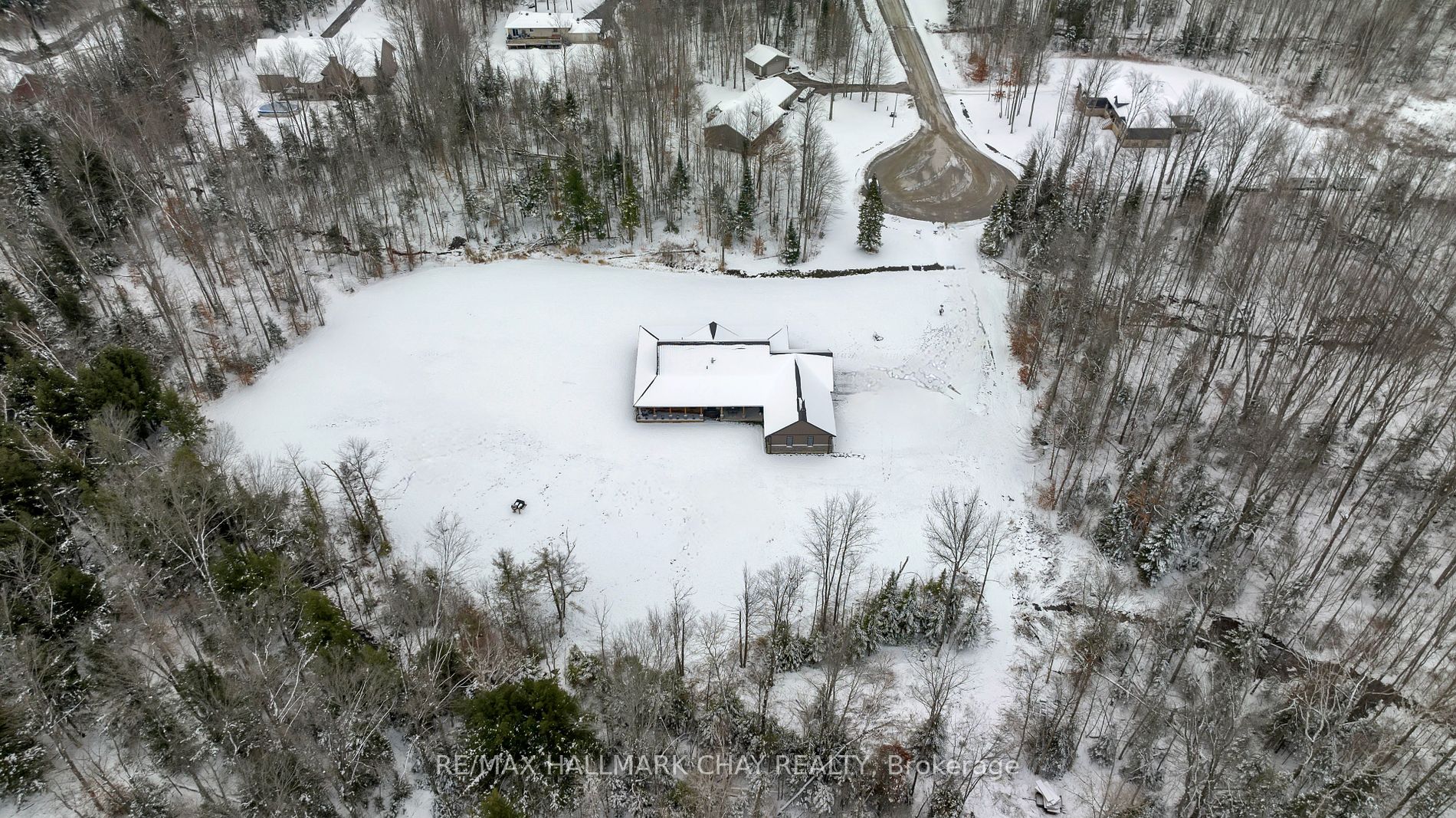 16 Whitetail Dr