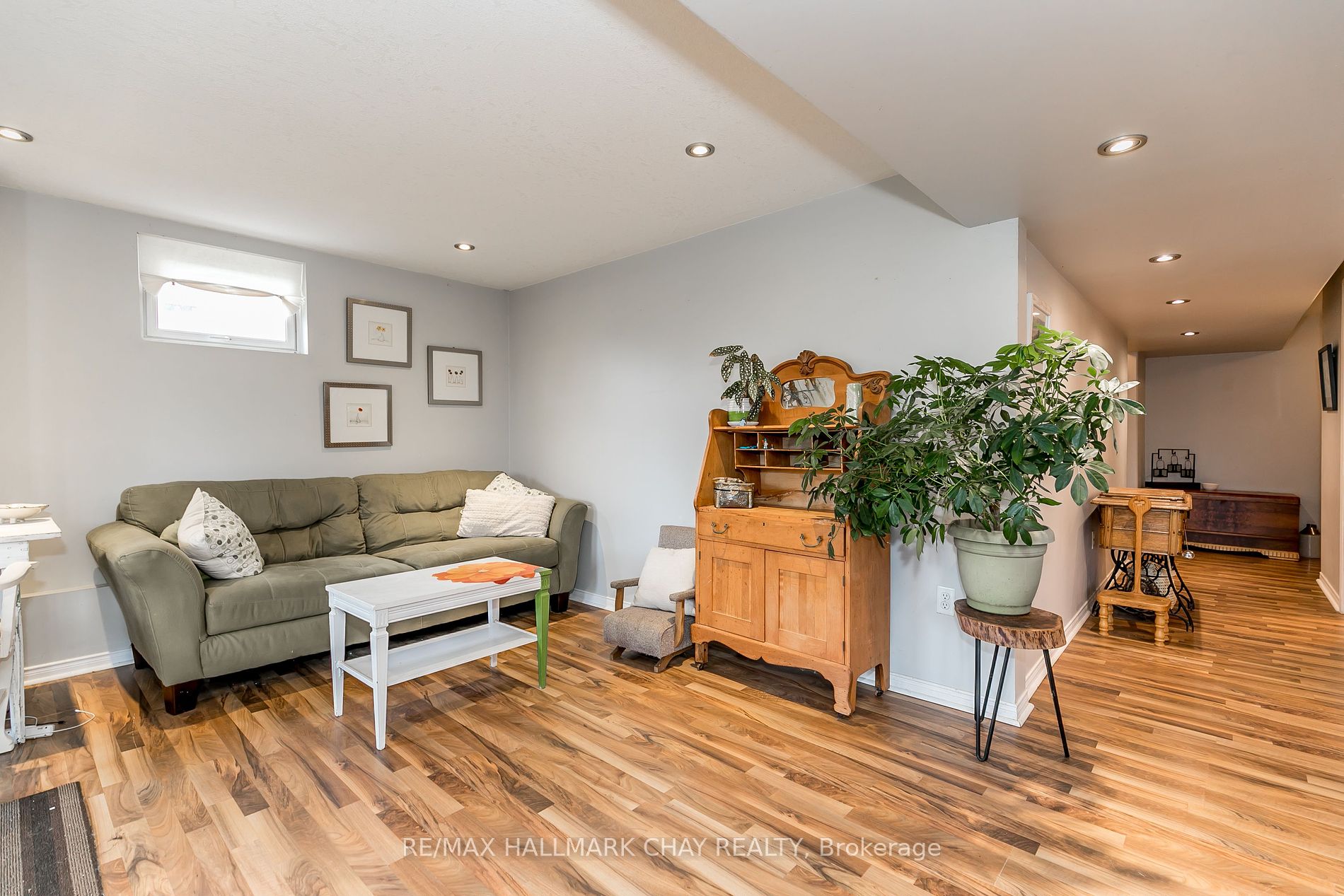 120 Courtney Cres