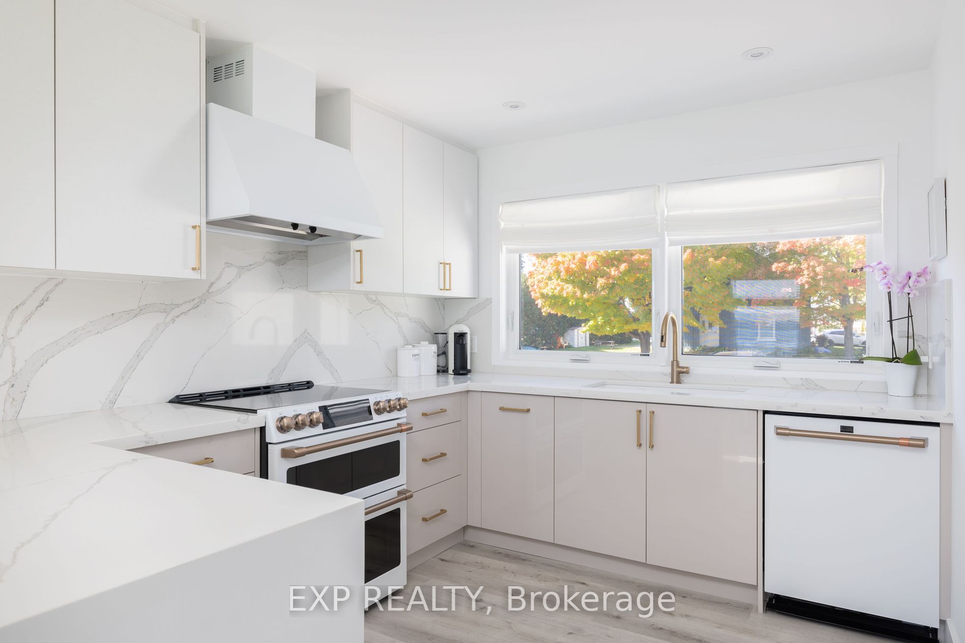 363 Macisaac Dr