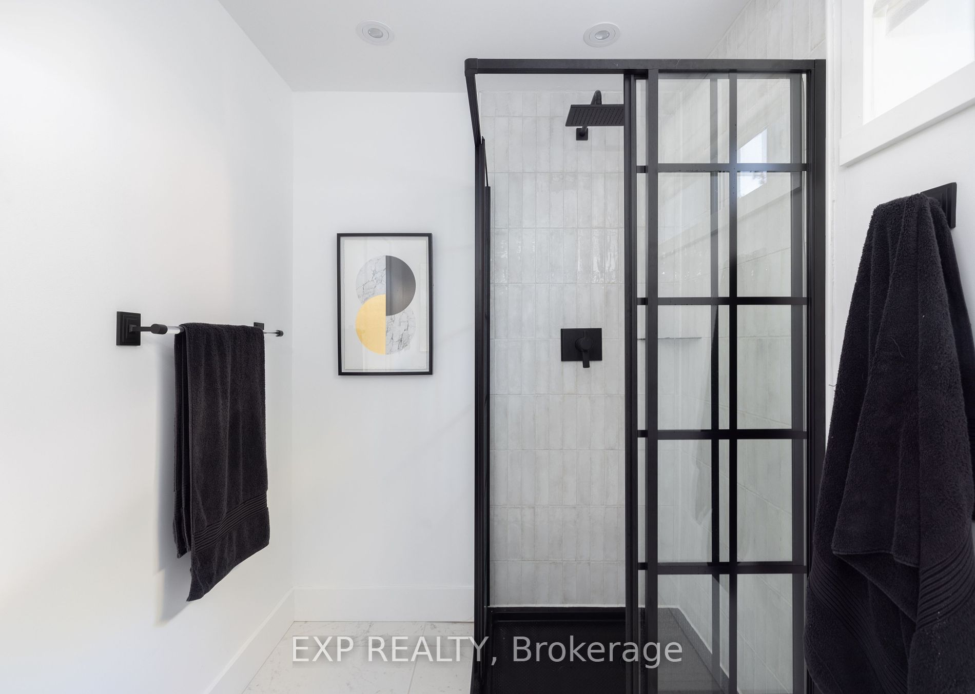 363 Macisaac Dr