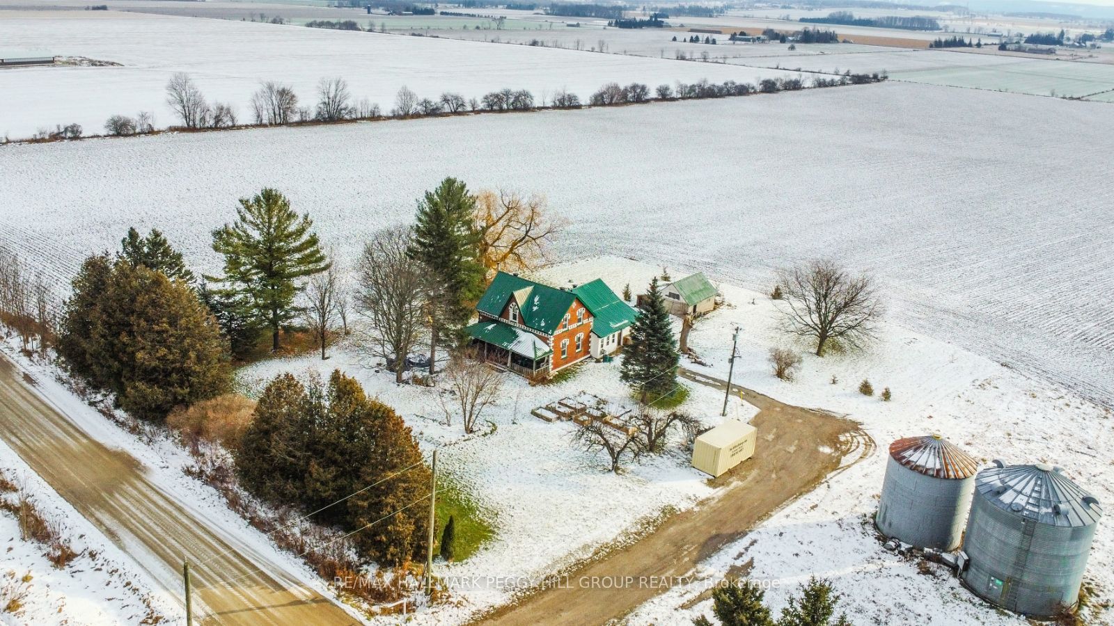2679 RAINBOW VALLEY Road W