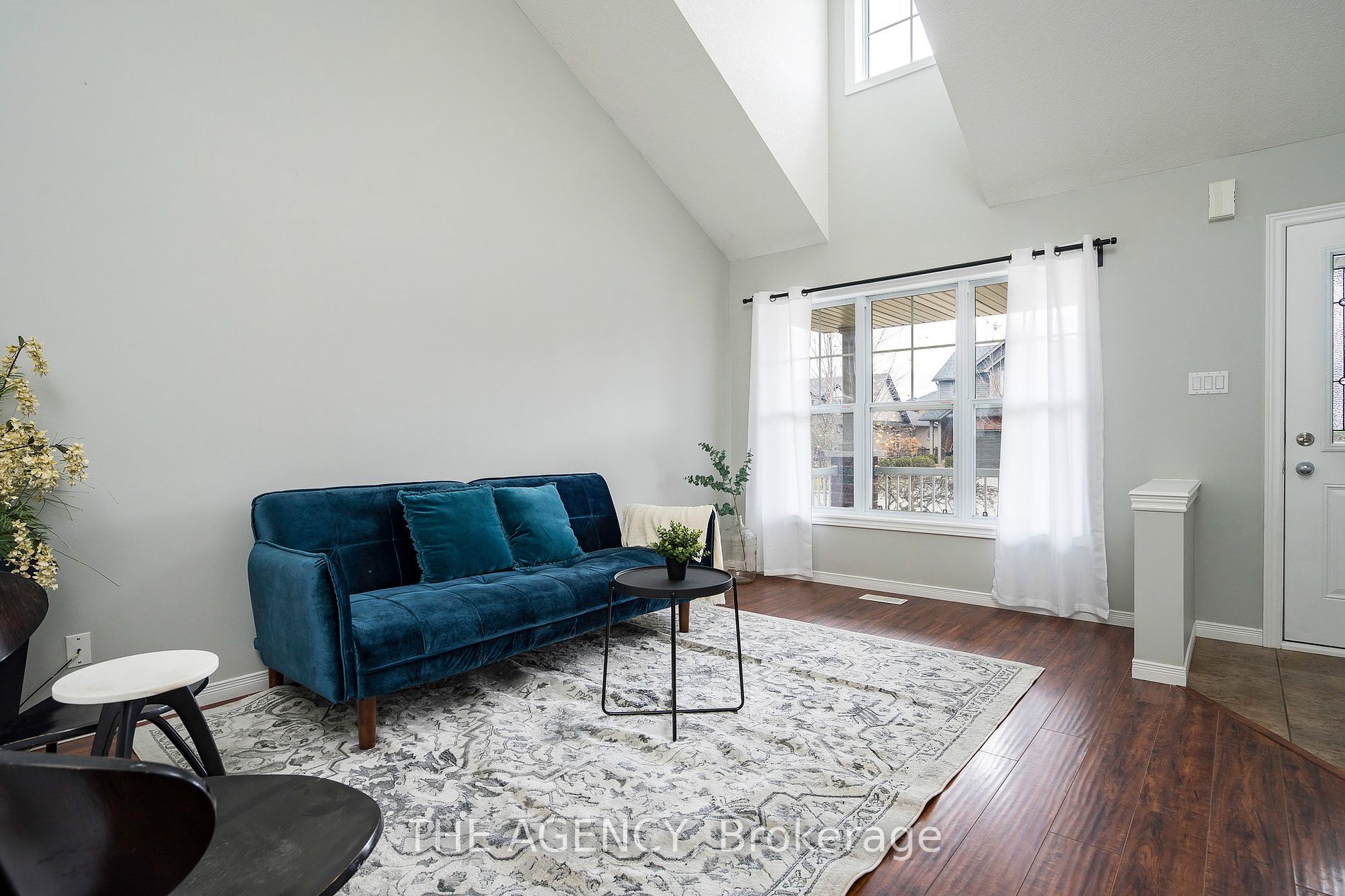 10 Lynden St