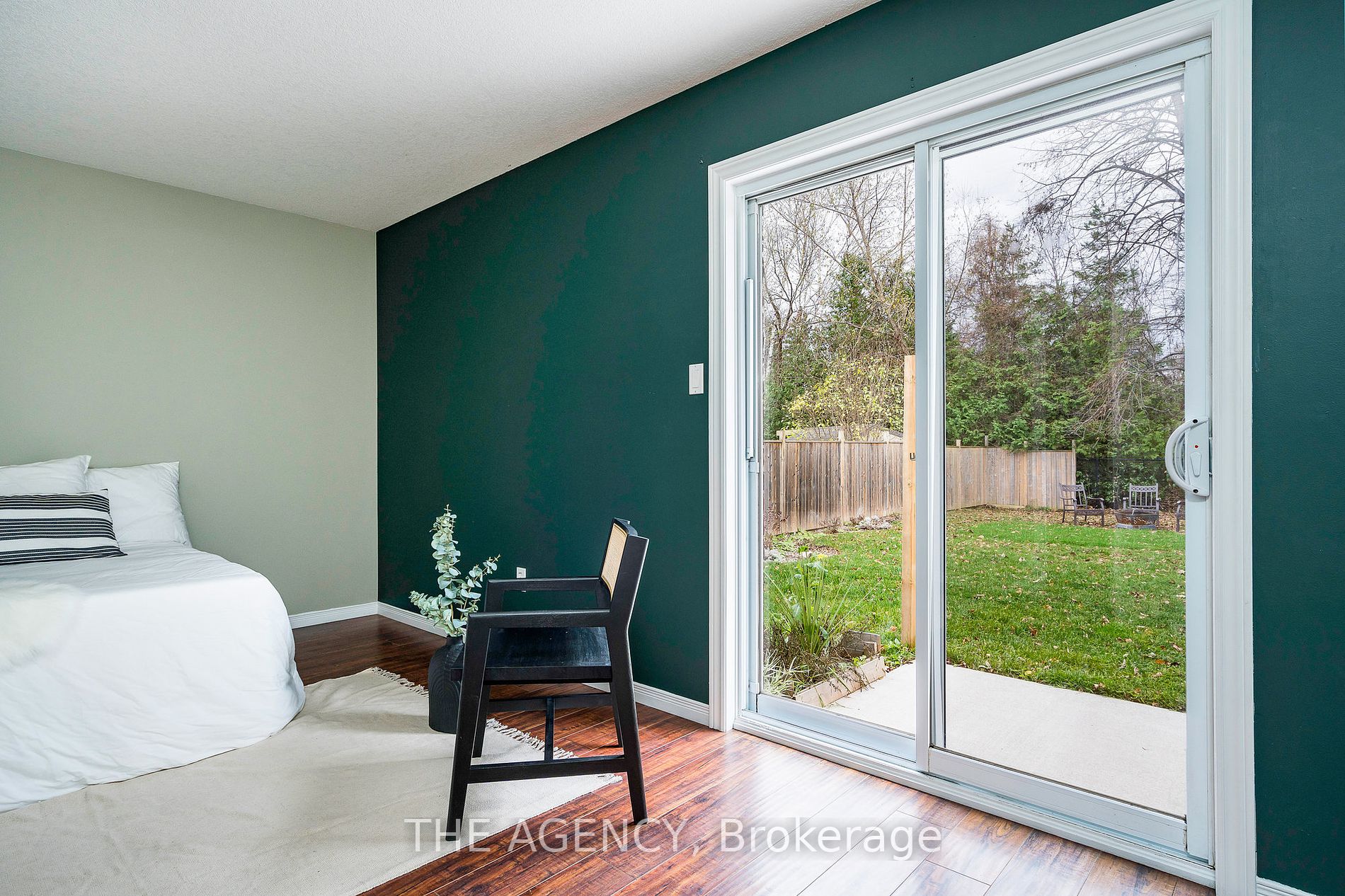 10 Lynden St