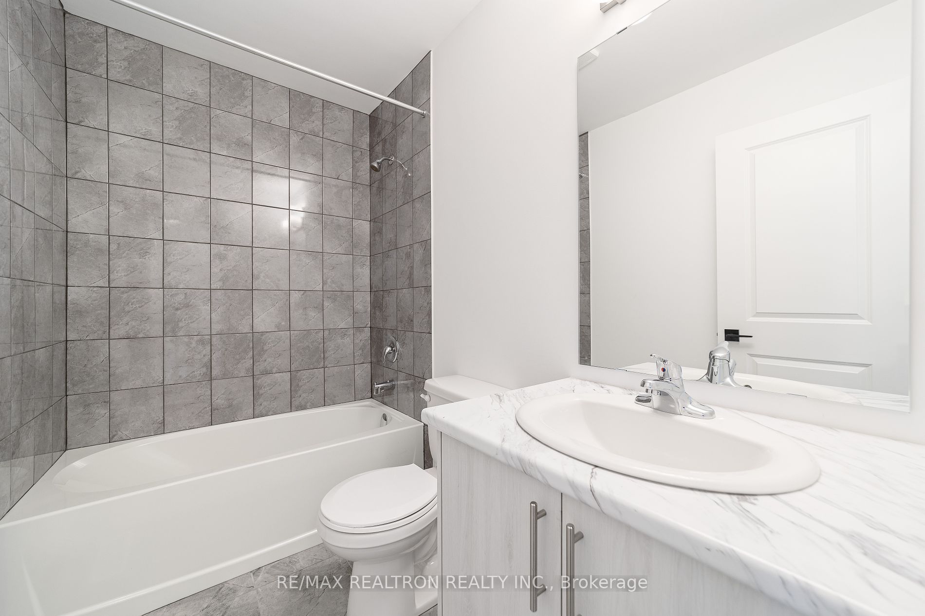 7 Fairlane Avenue