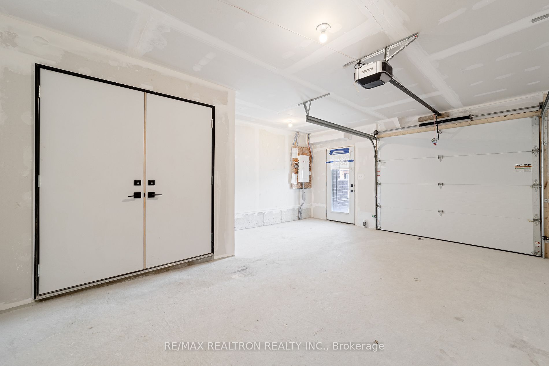 7 Fairlane Avenue