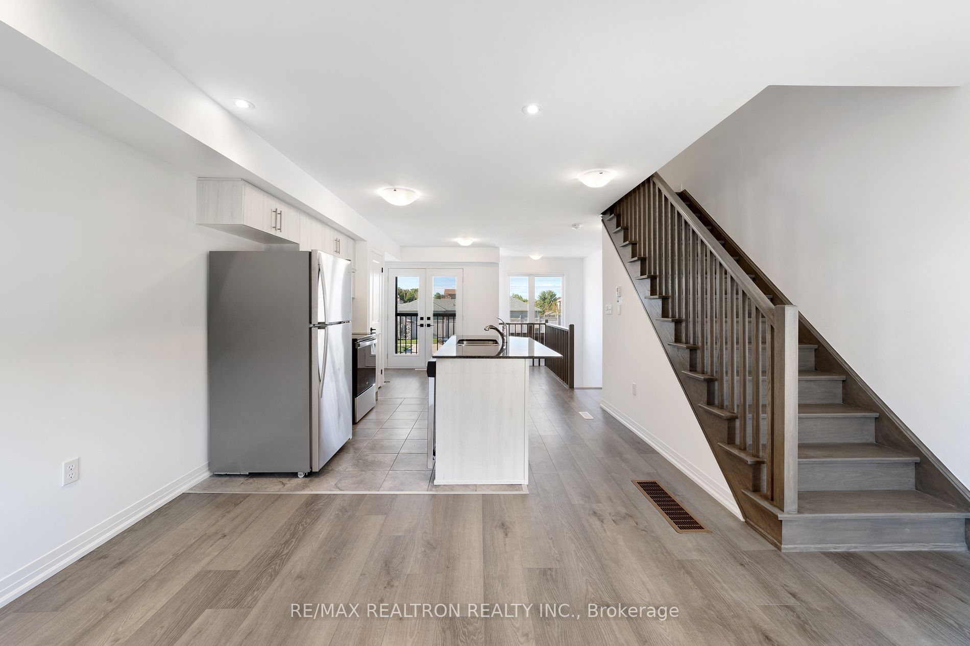 7 Fairlane Avenue