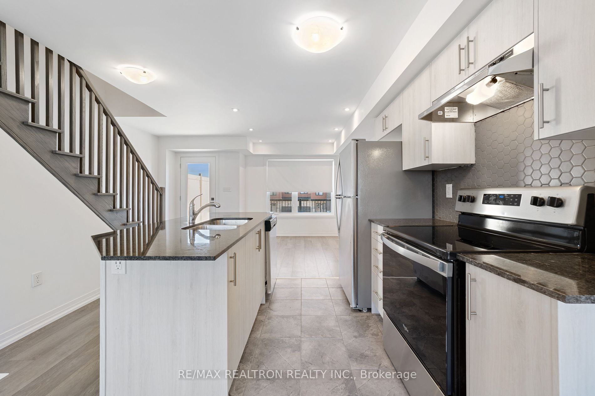 7 Fairlane Avenue