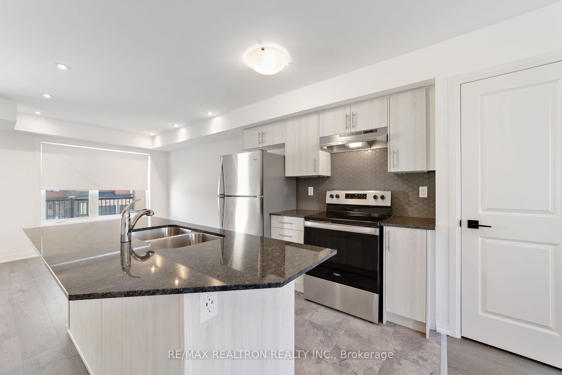 7 Fairlane Avenue