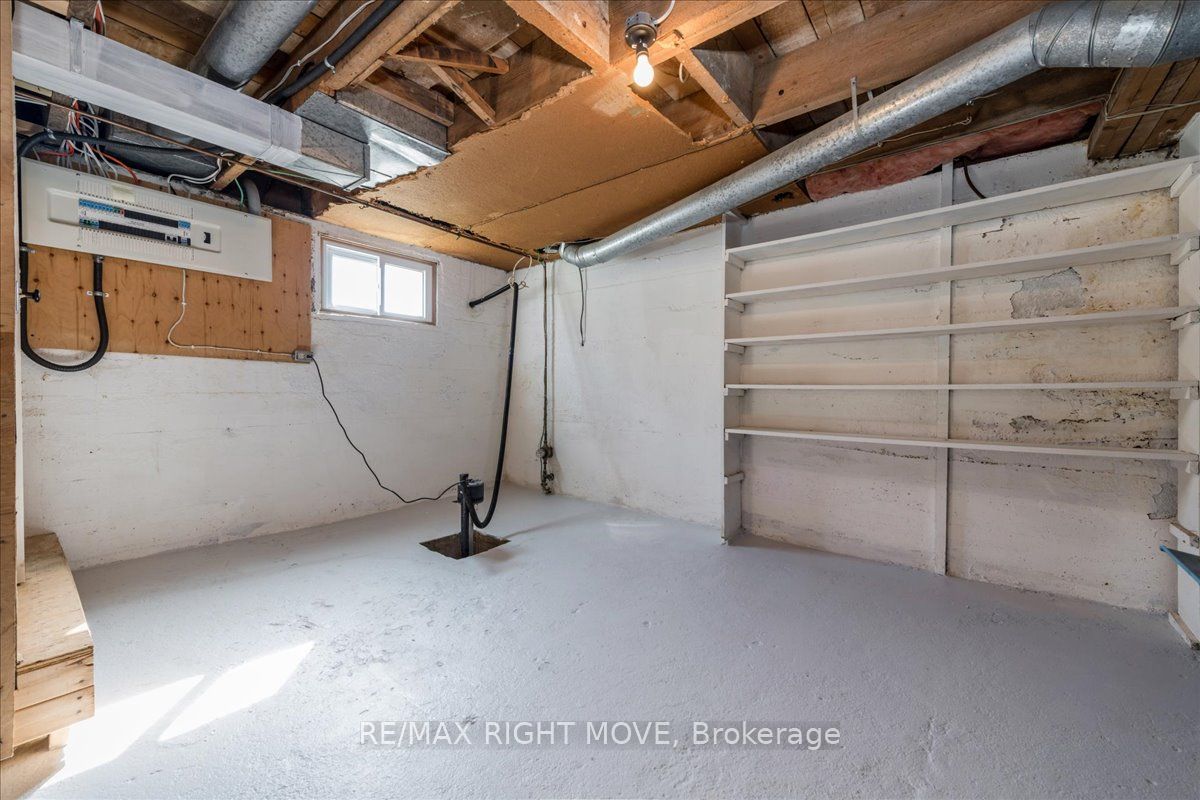 250 Coldwater Rd W