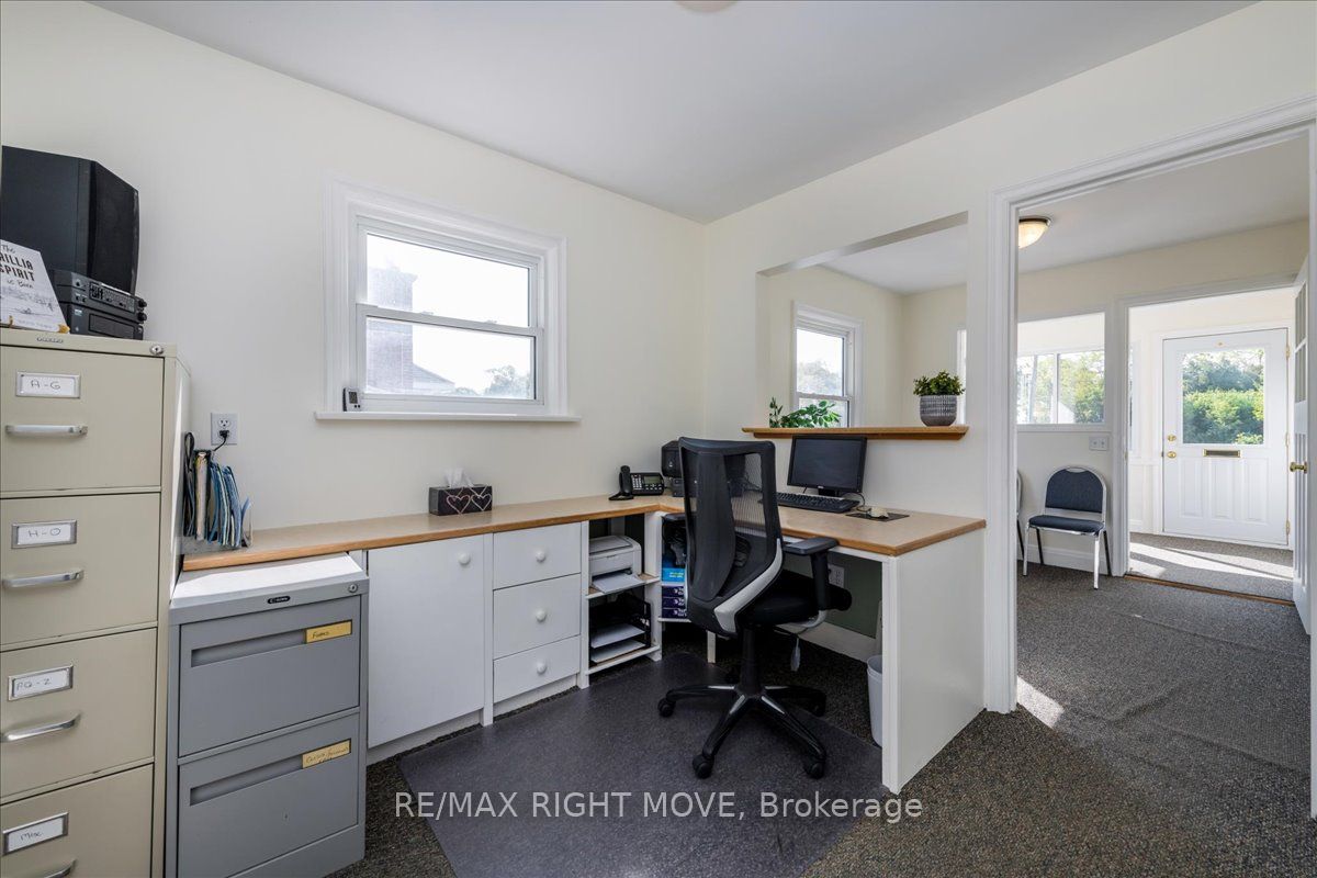 250 Coldwater Rd W