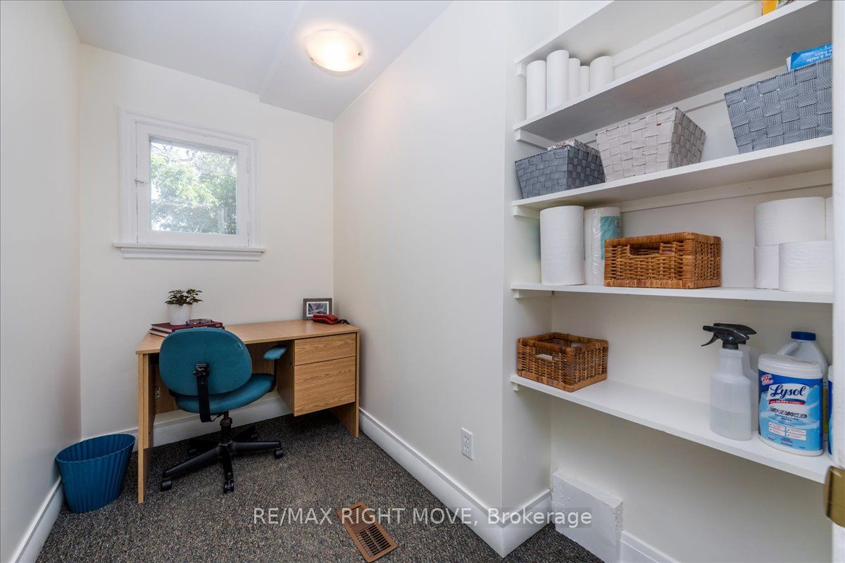 250 Coldwater Rd W
