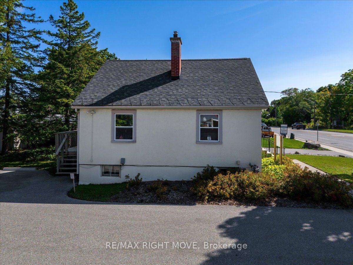 250 Coldwater Rd W