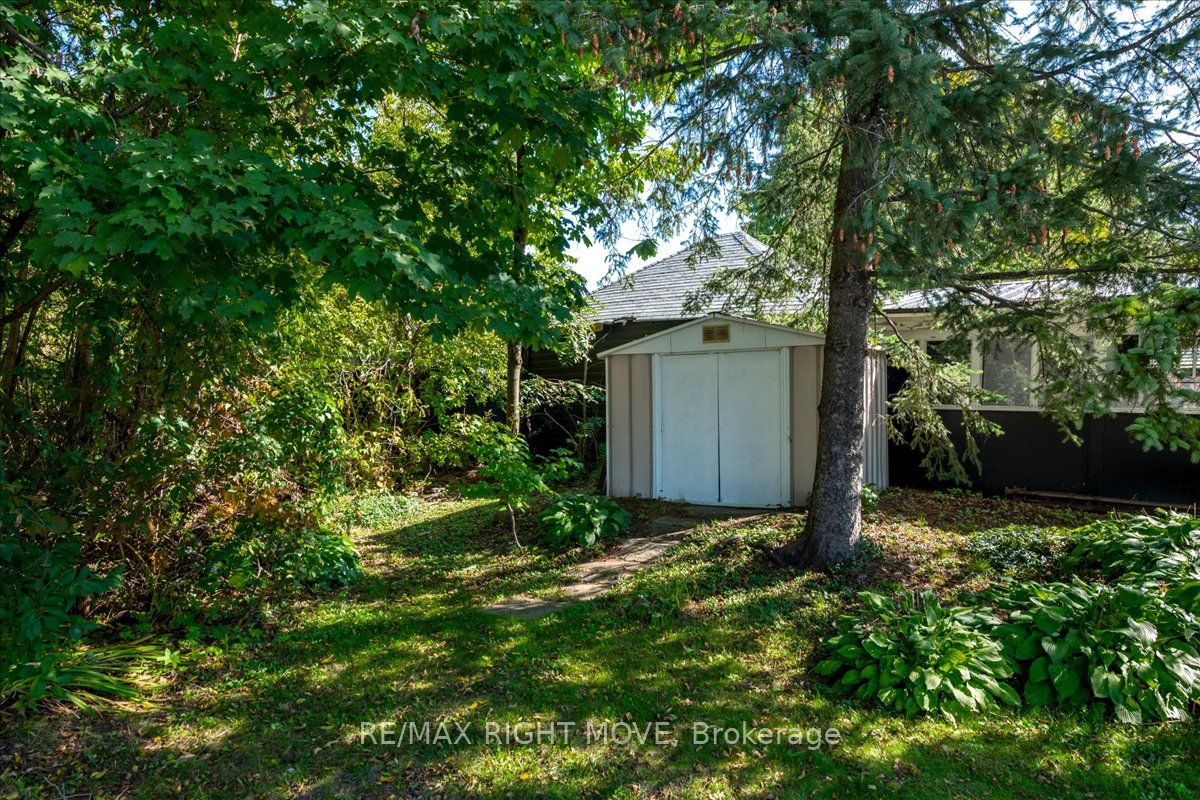 250 Coldwater Rd W