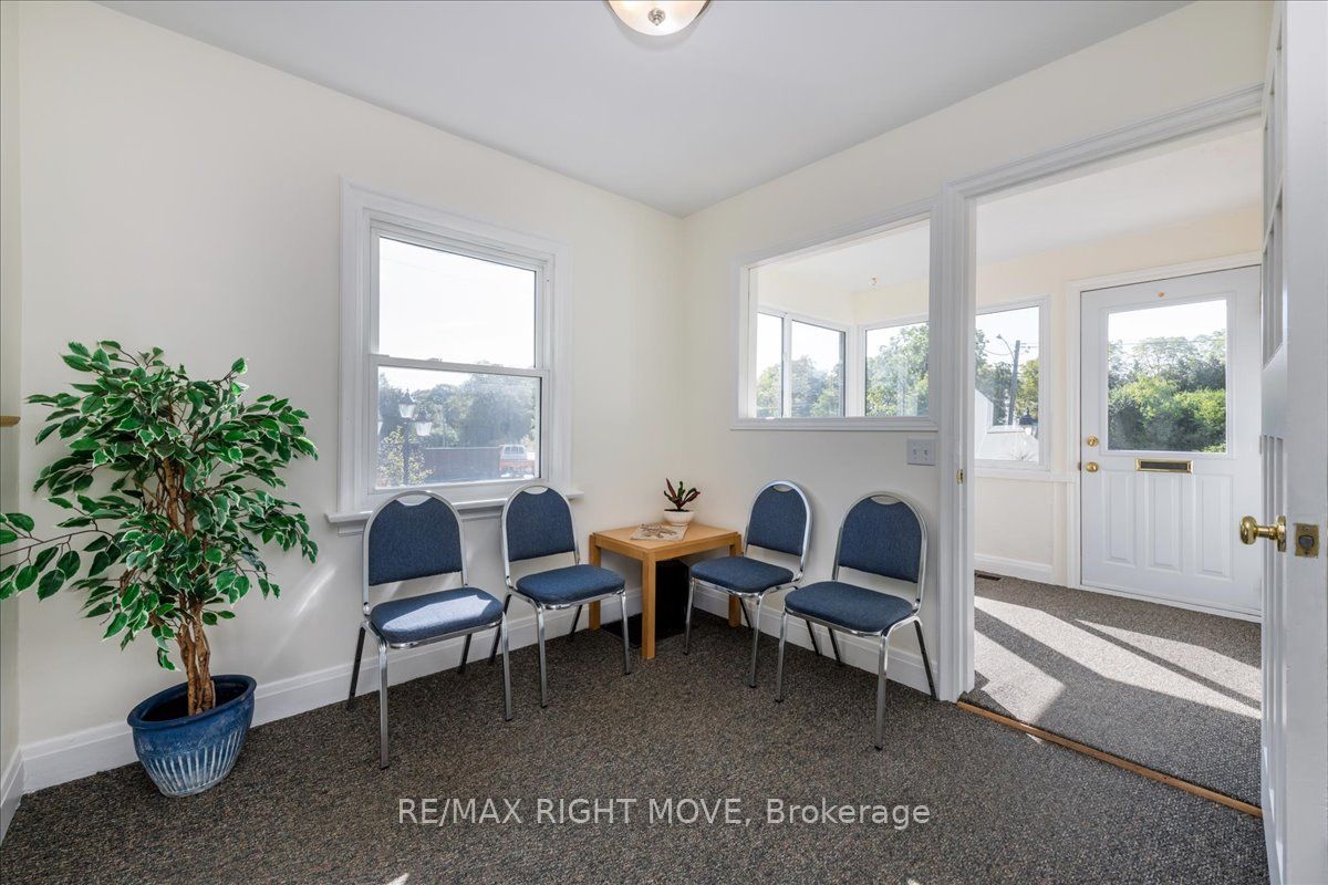 250 Coldwater Rd W