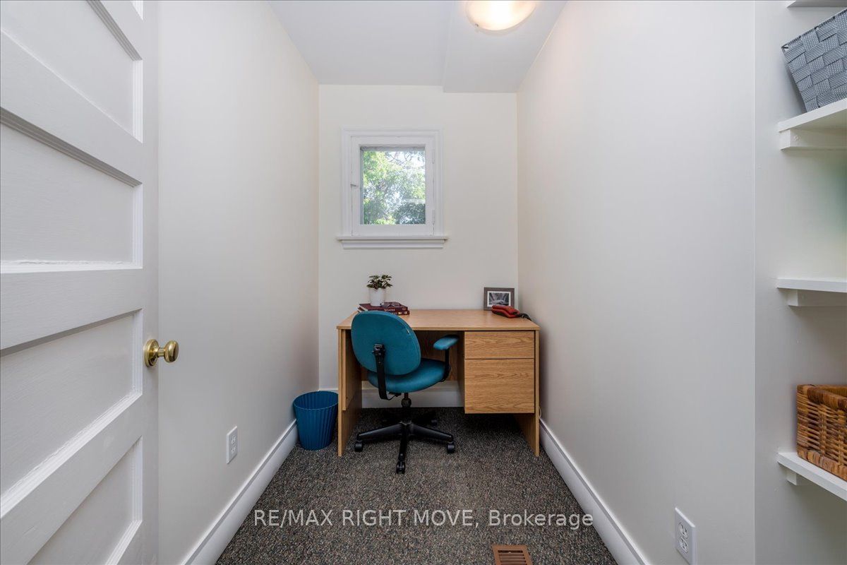 250 Coldwater Rd W