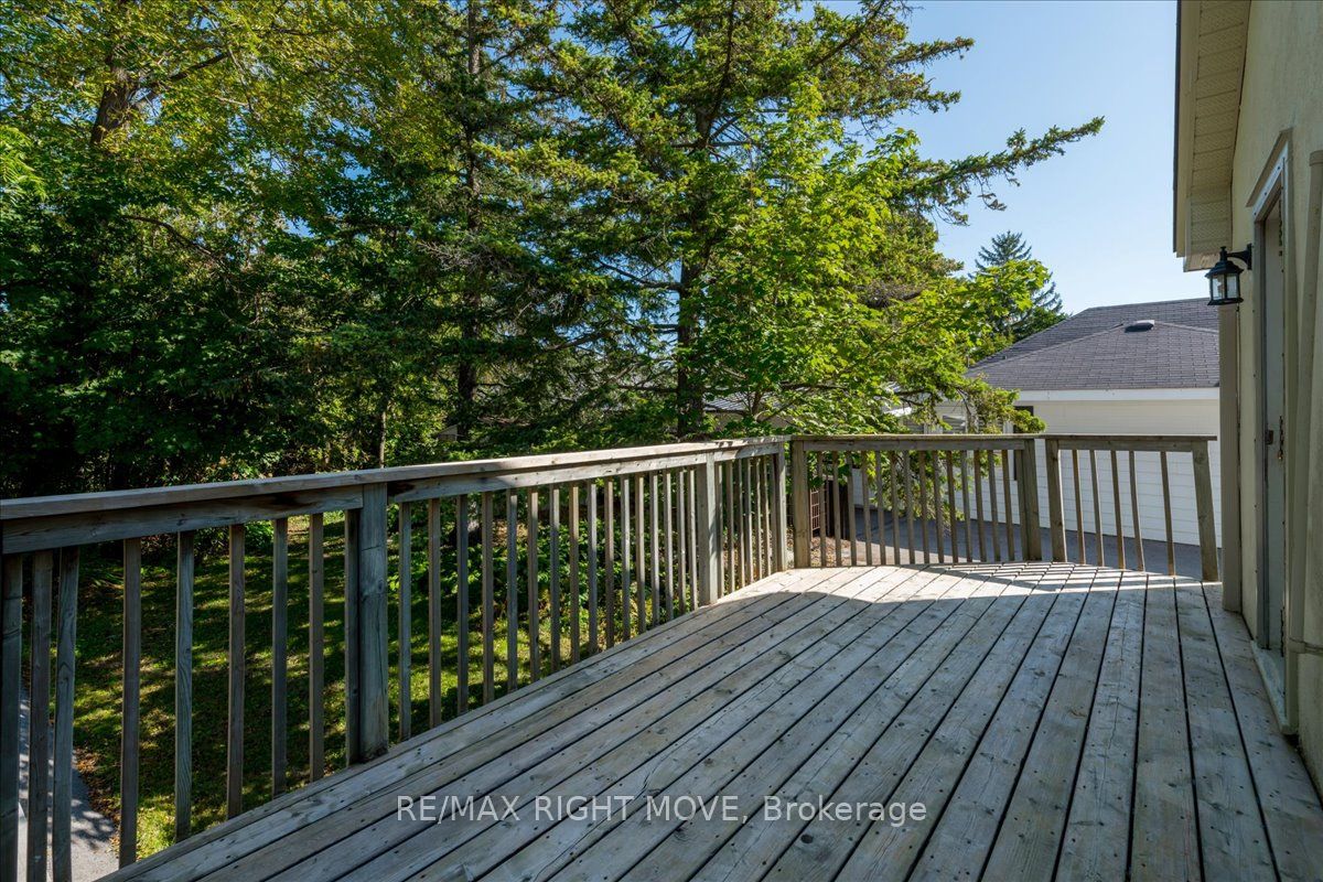 250 Coldwater Rd W