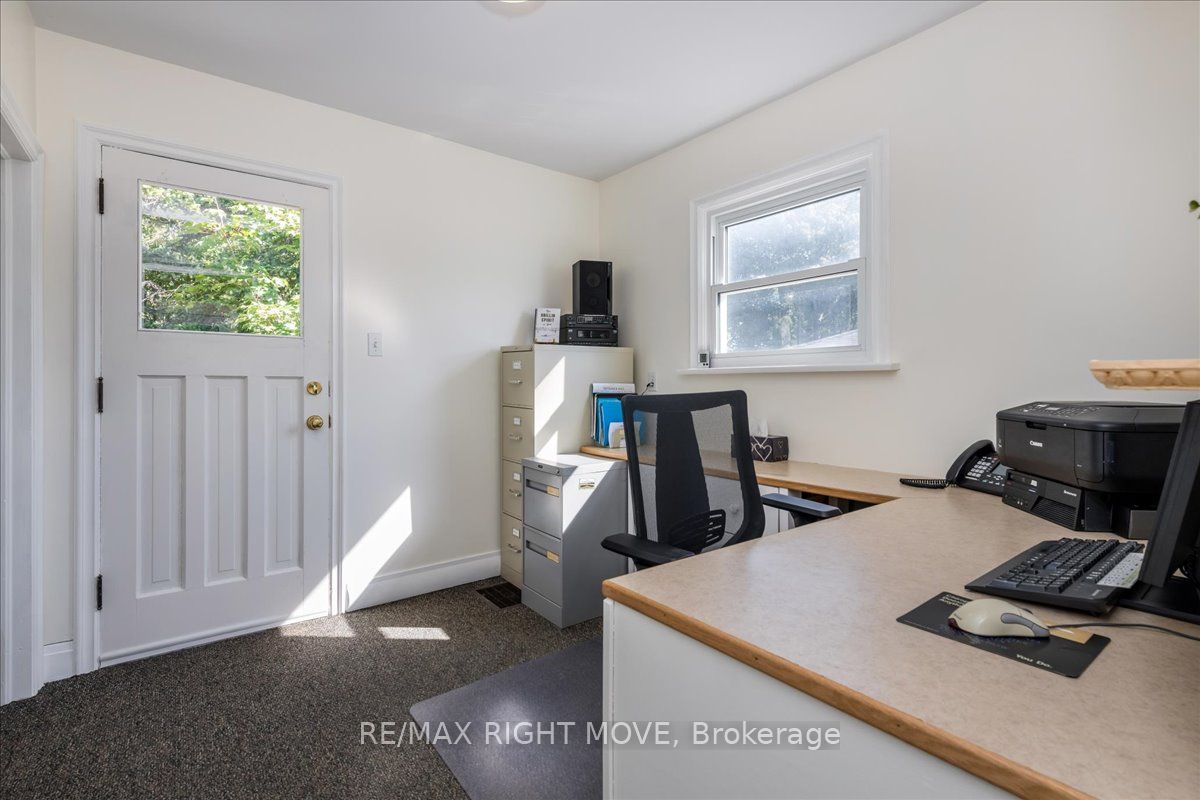 250 Coldwater Rd W