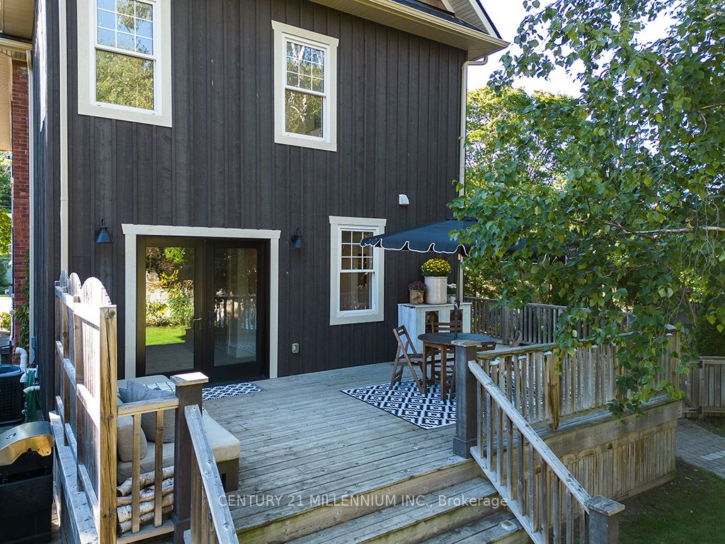 441 Maple St