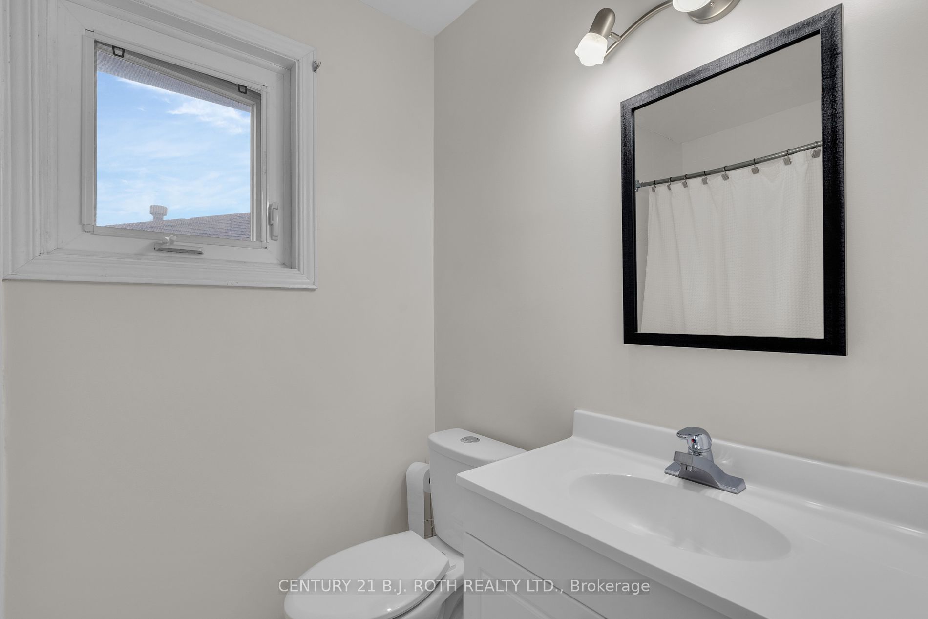101 Chieftain Crescent