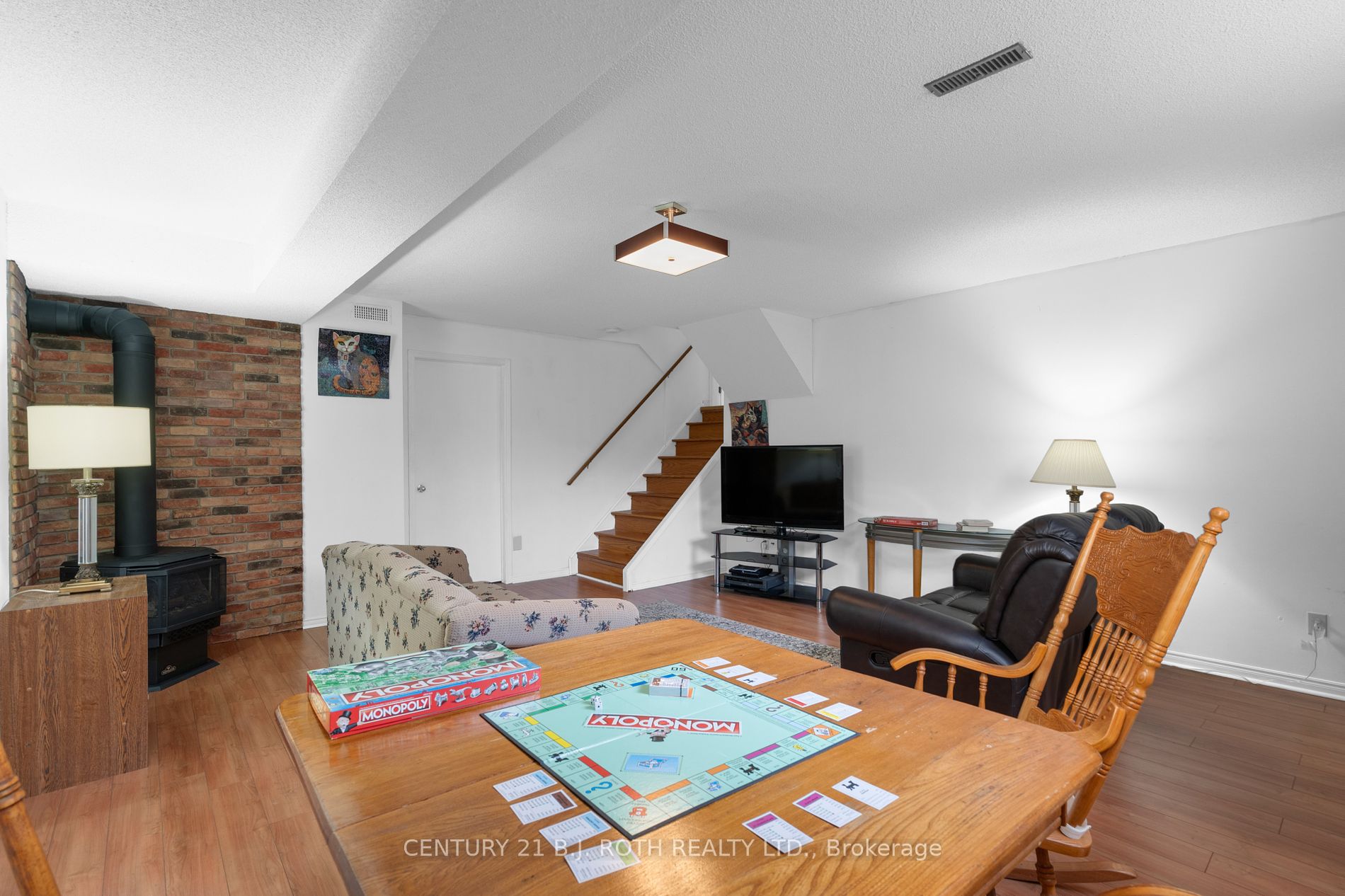 101 Chieftain Crescent