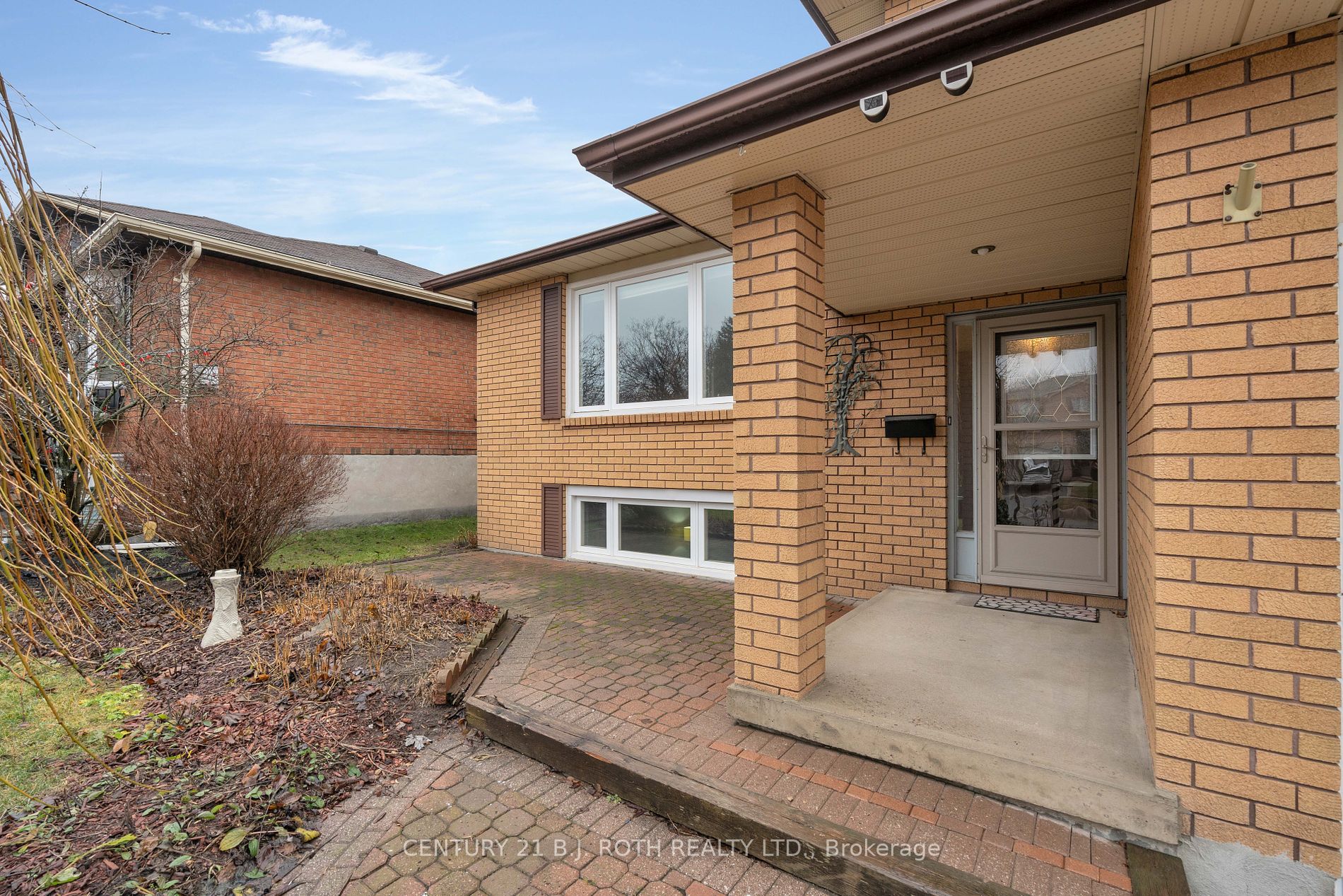 101 Chieftain Crescent