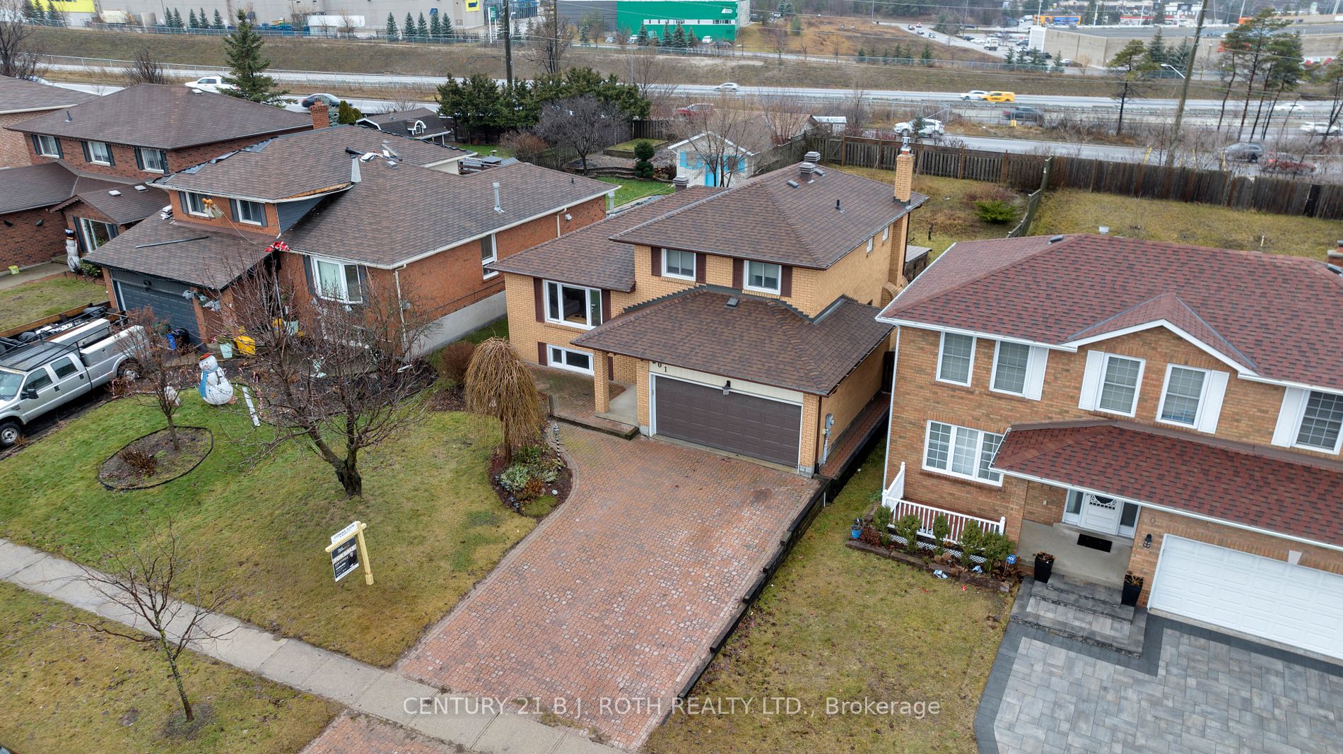 101 Chieftain Crescent