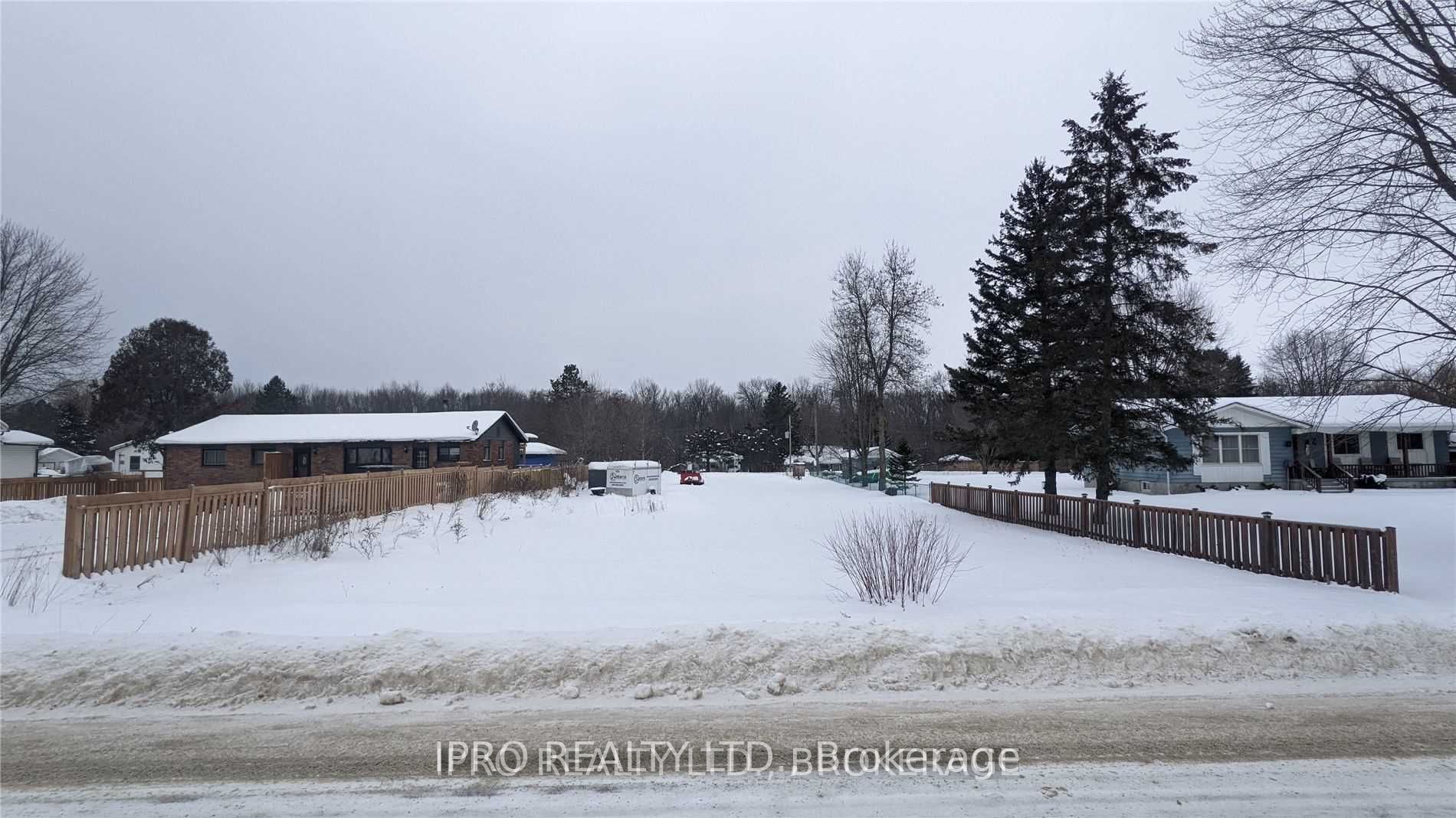 3356 Flos Four Rd W