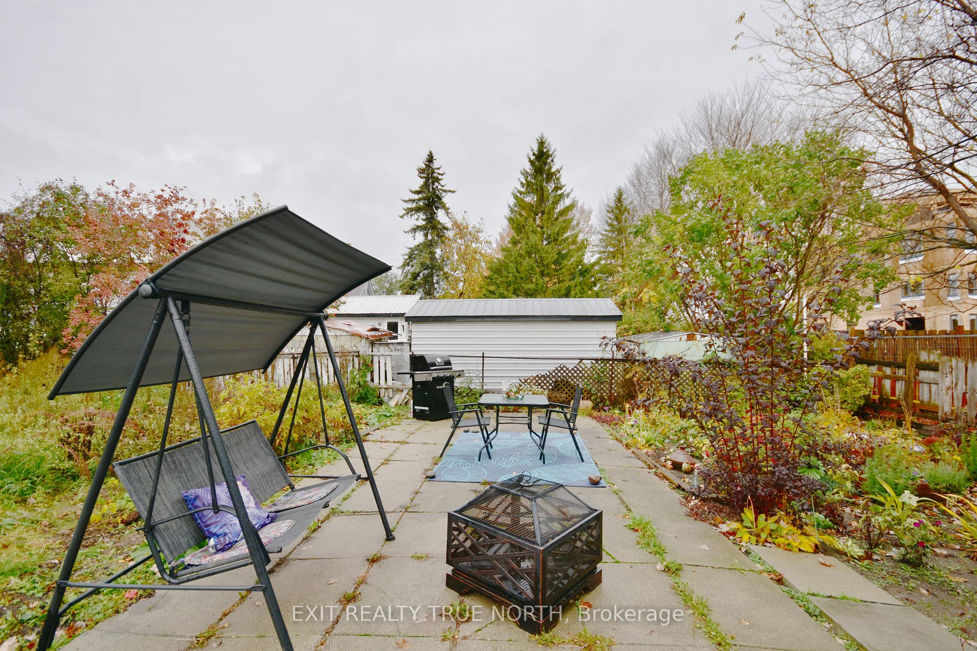 122 Elgin St