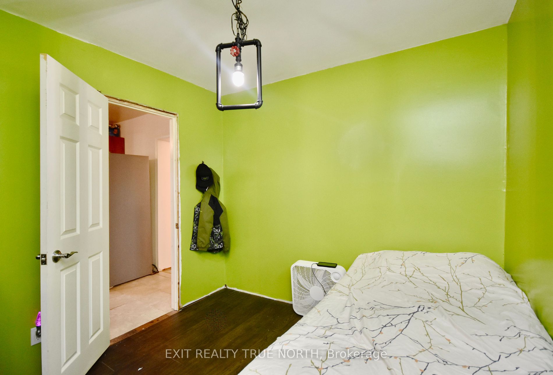122 Elgin St