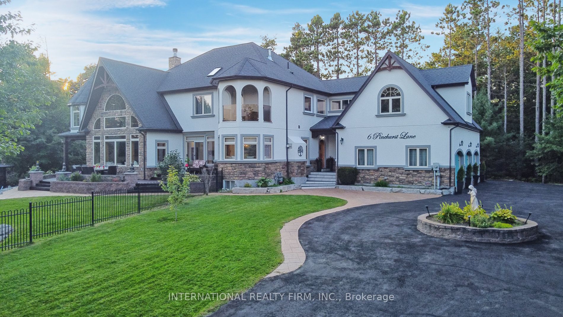 6 Pinehurst Lane