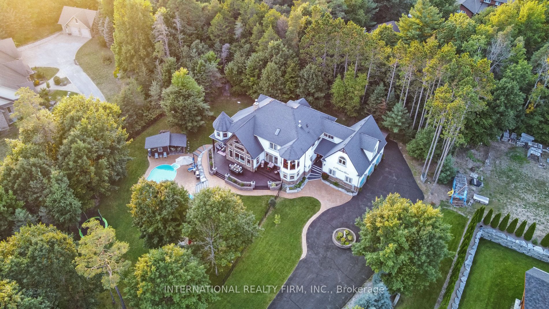 6 Pinehurst Lane