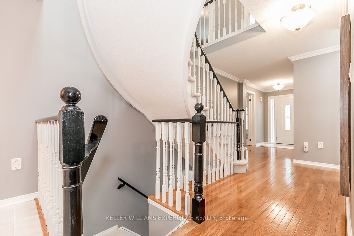 33 Glen Oak Crt
