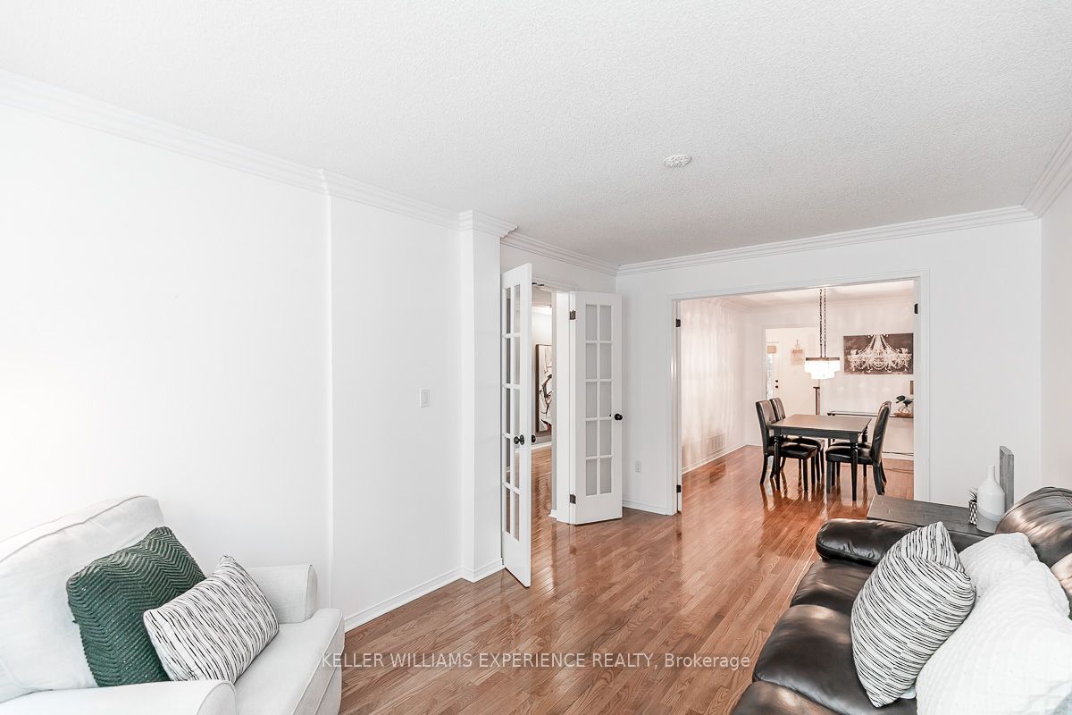 33 Glen Oak Crt