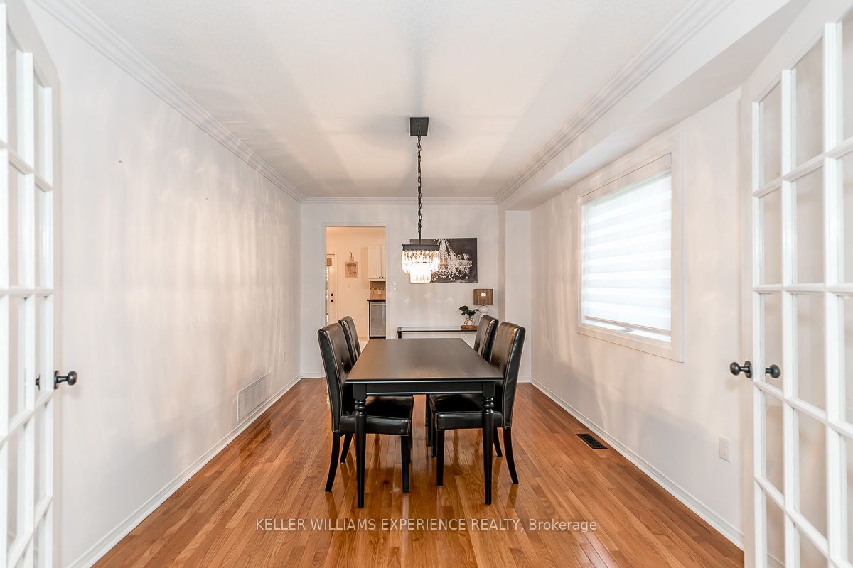 33 Glen Oak Crt