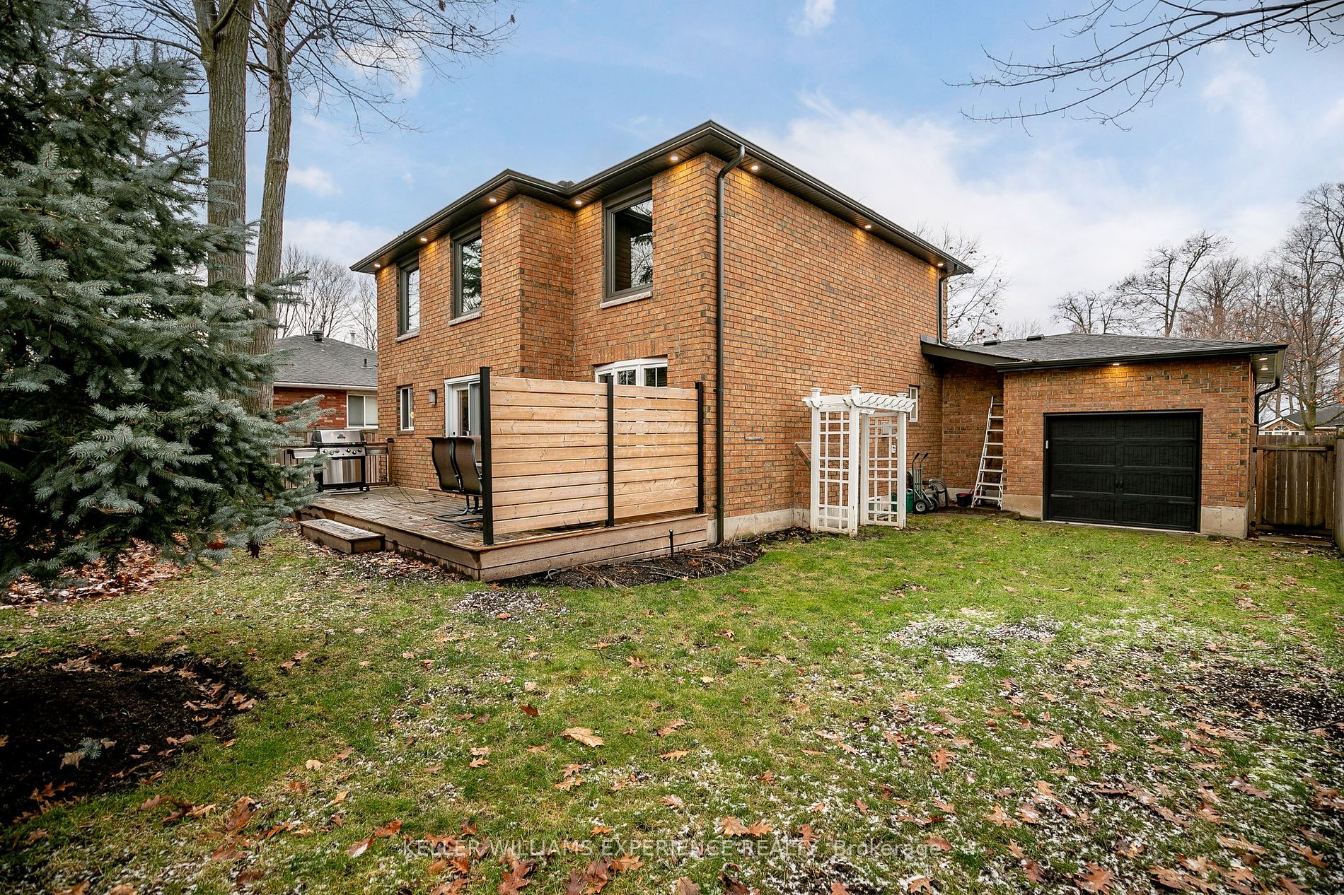 33 Glen Oak Crt