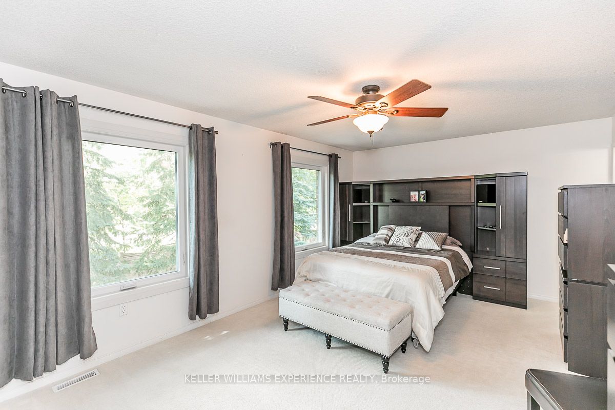 33 Glen Oak Crt