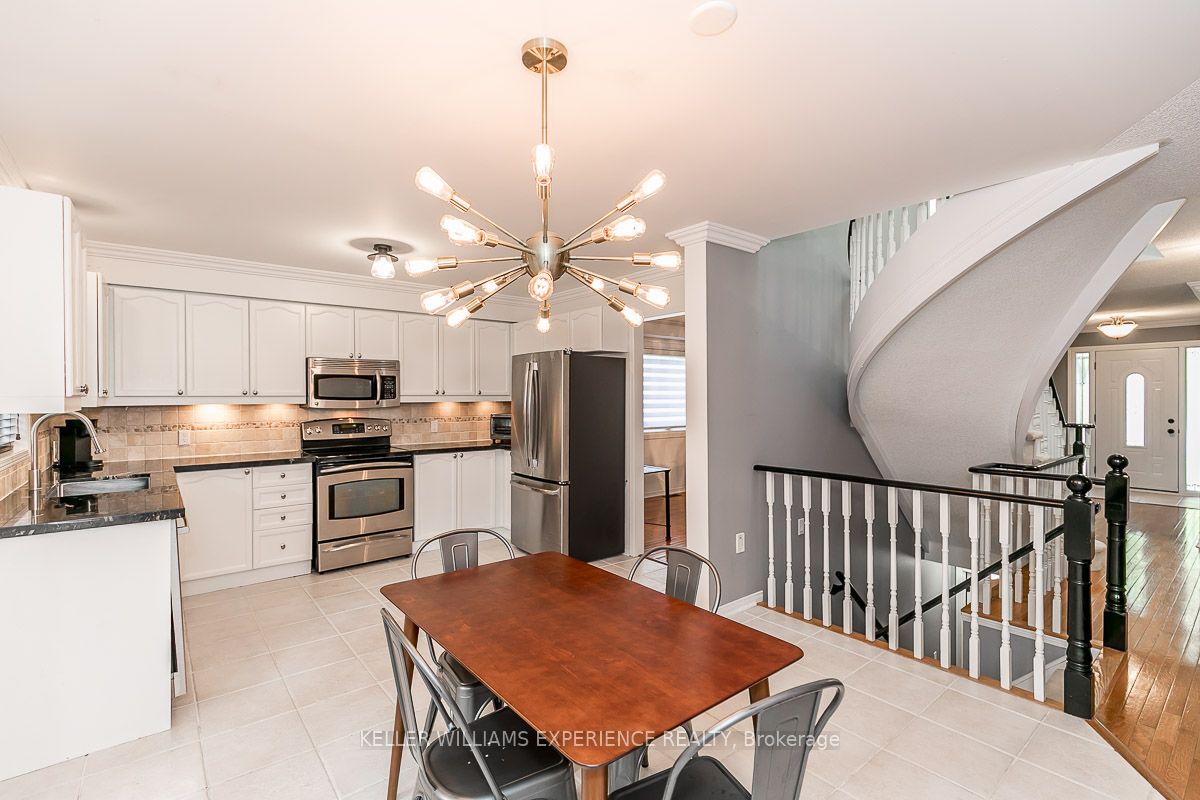 33 Glen Oak Crt