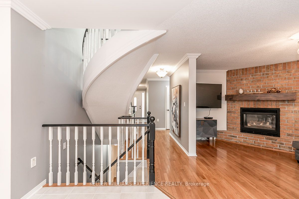 33 Glen Oak Crt