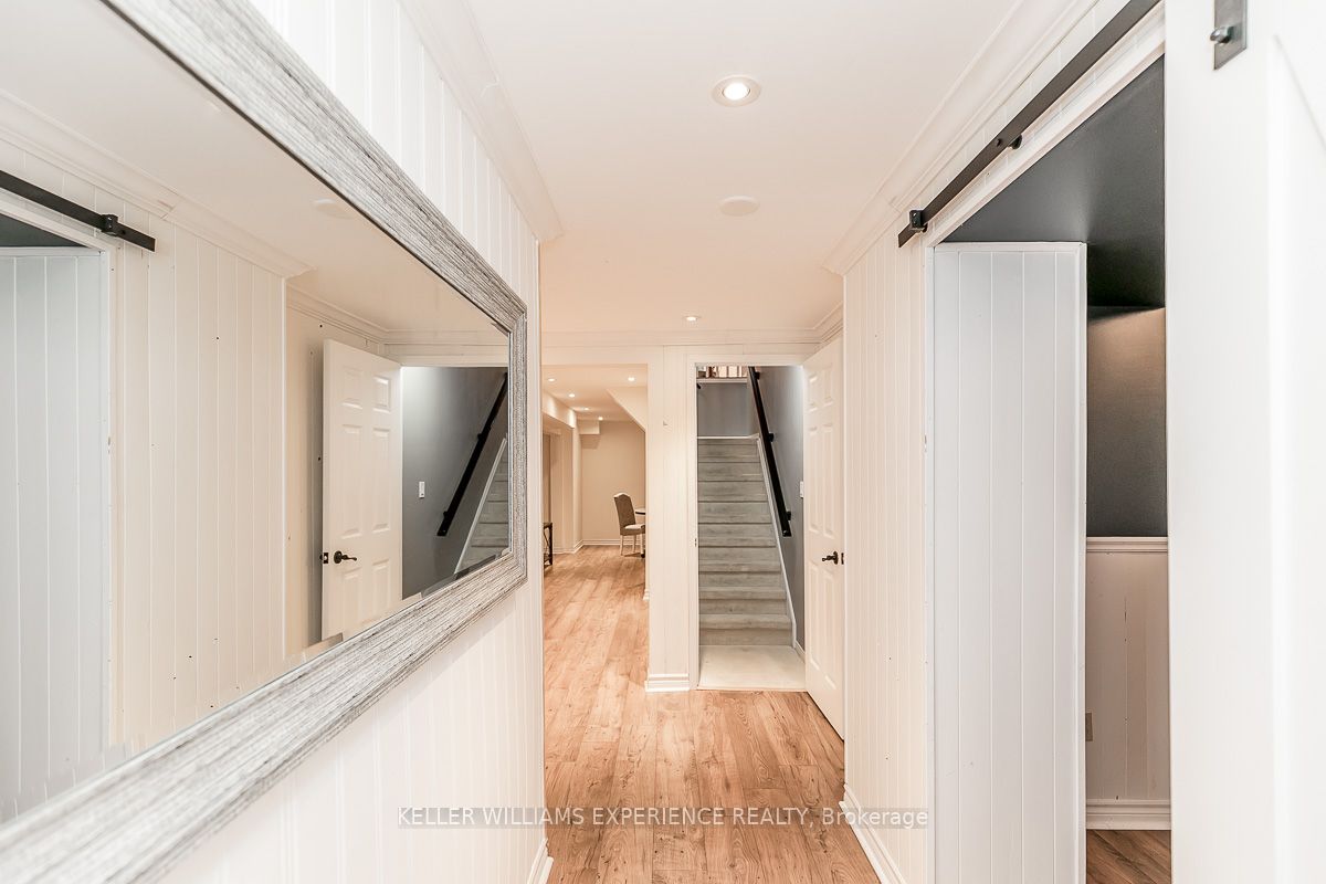 33 Glen Oak Crt