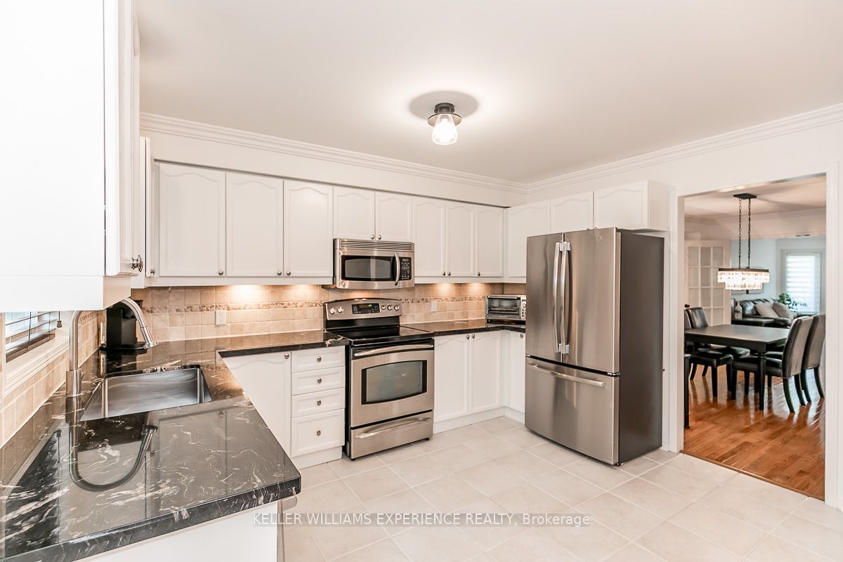 33 Glen Oak Crt