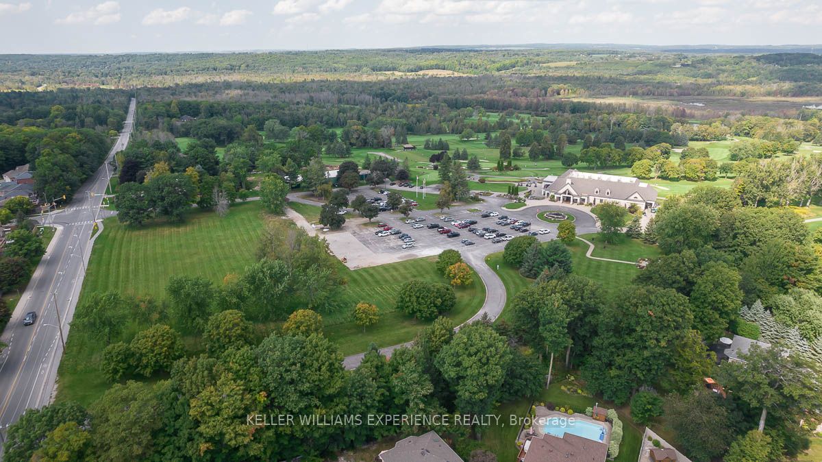 33 Glen Oak Crt