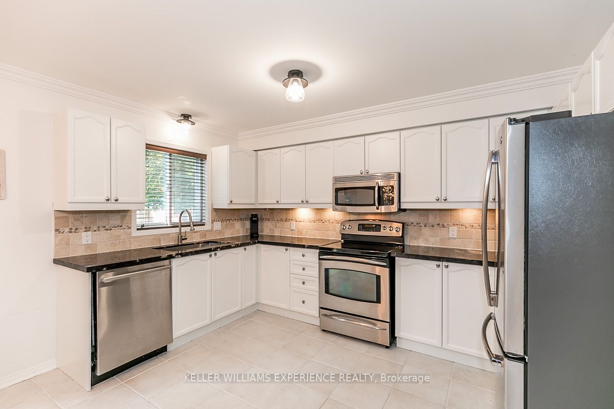 33 Glen Oak Crt