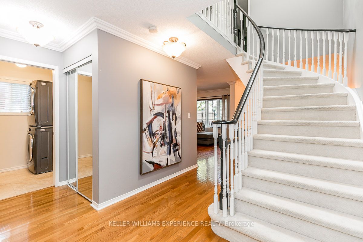 33 Glen Oak Crt