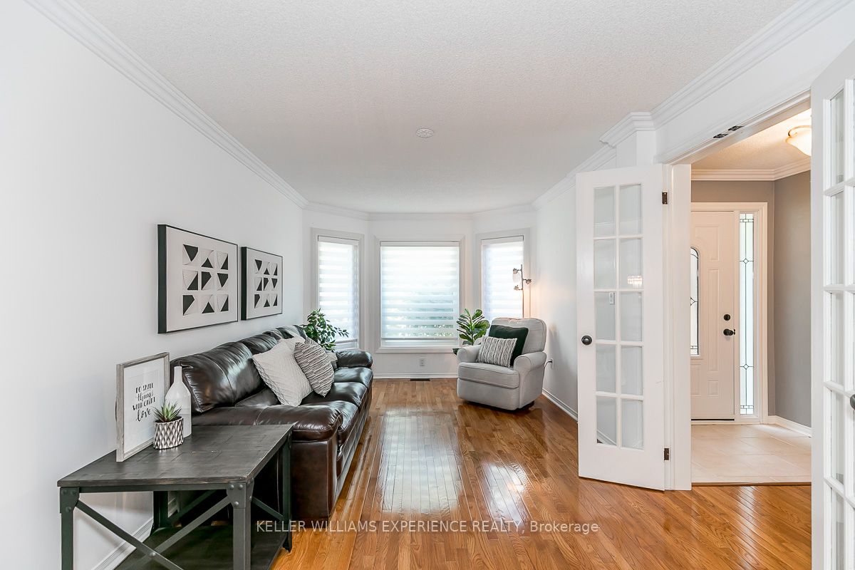 33 Glen Oak Crt