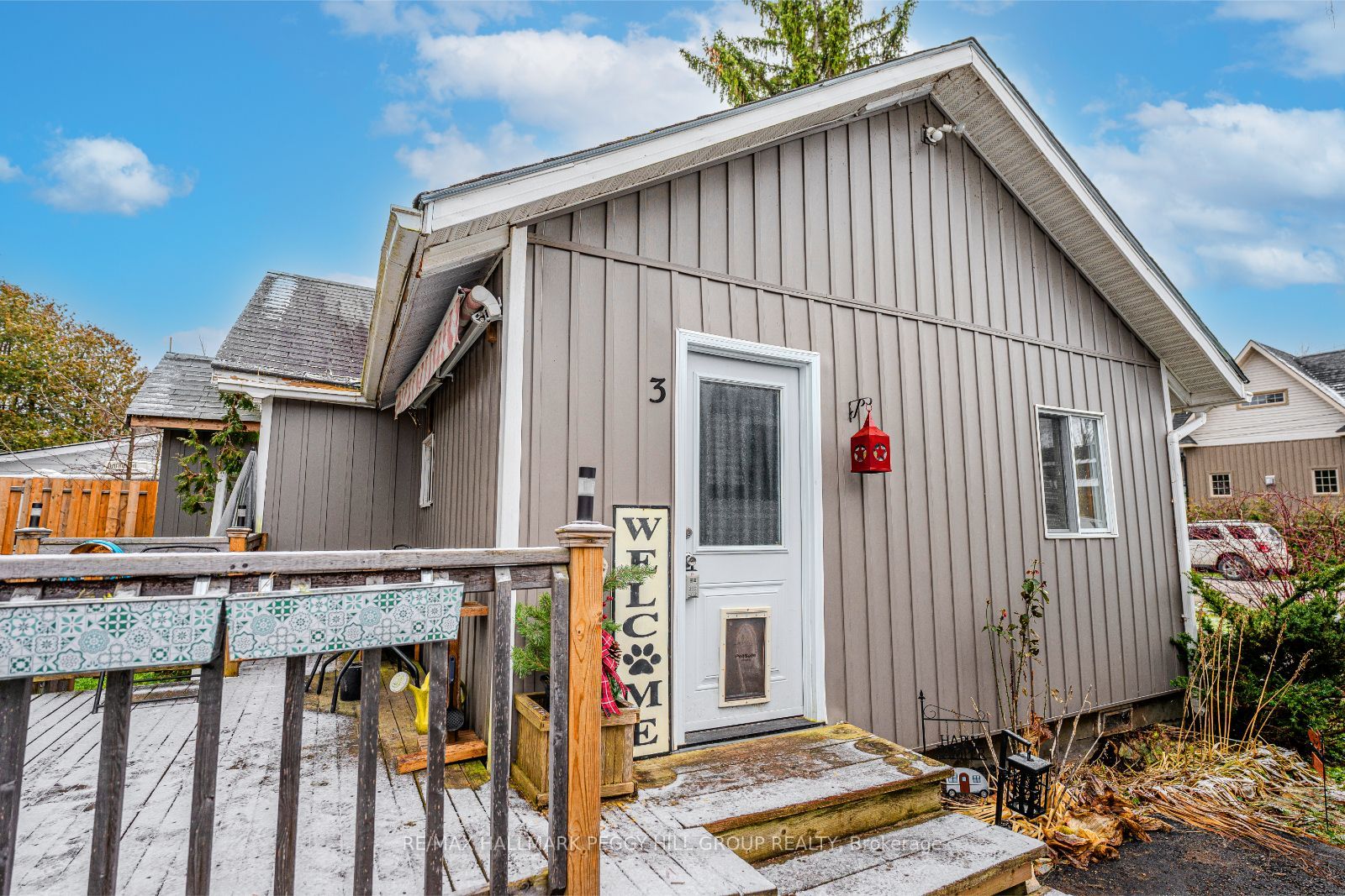 3 Simcoeside Ave