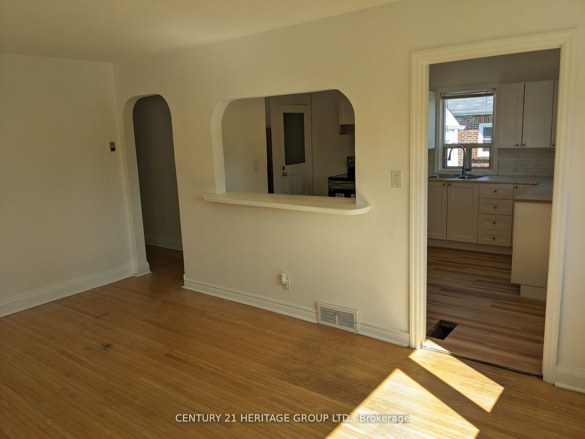 35 Argyle Ave