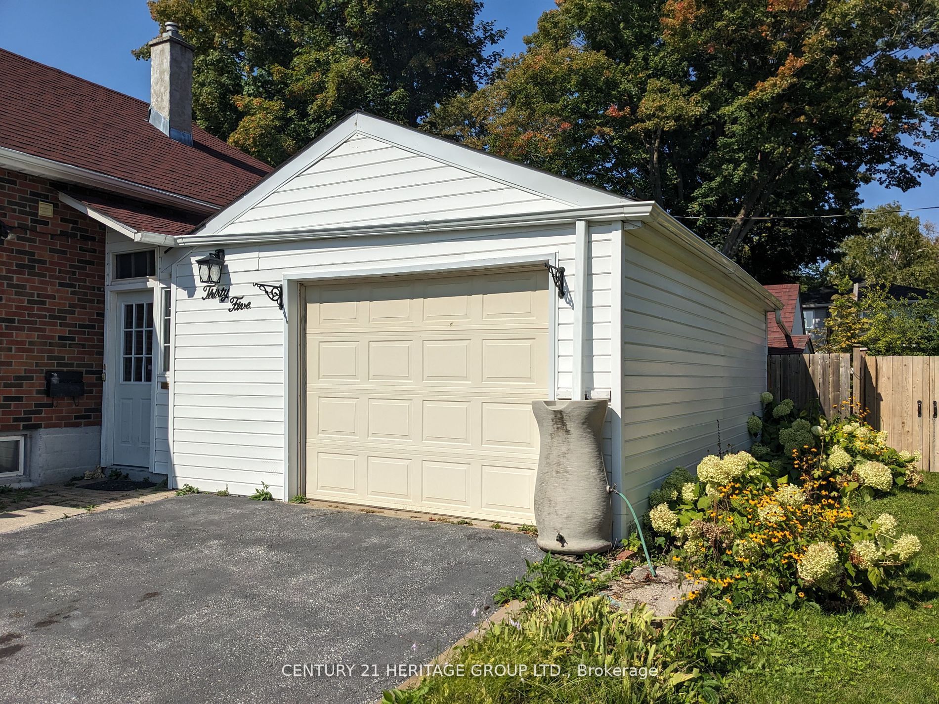35 Argyle Ave